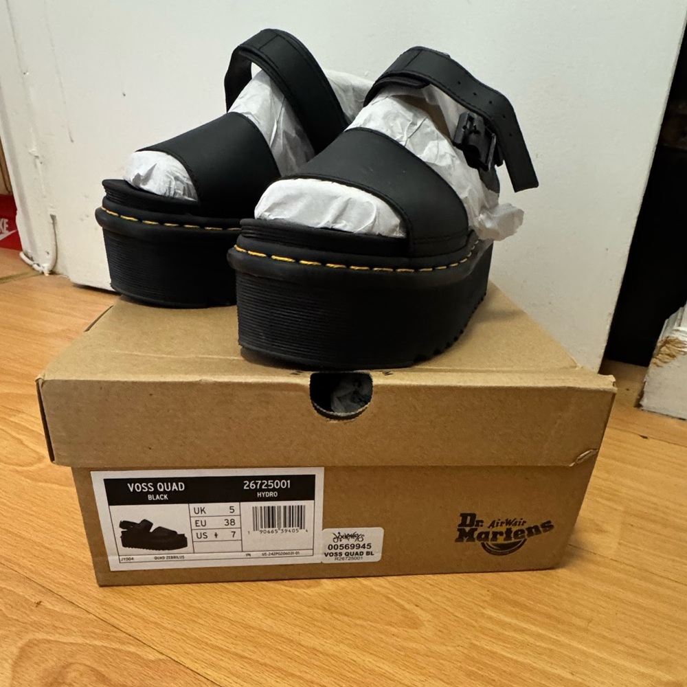 Dr Martens voss quad platform sandals